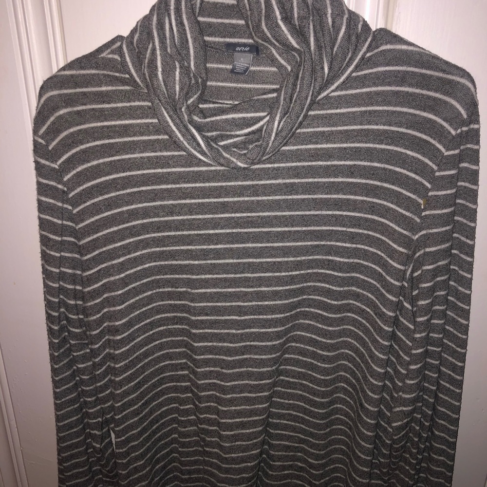 Aerie lightweight turtleneck!